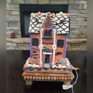 Halloween LED Gingerbread Haunted House-NWT